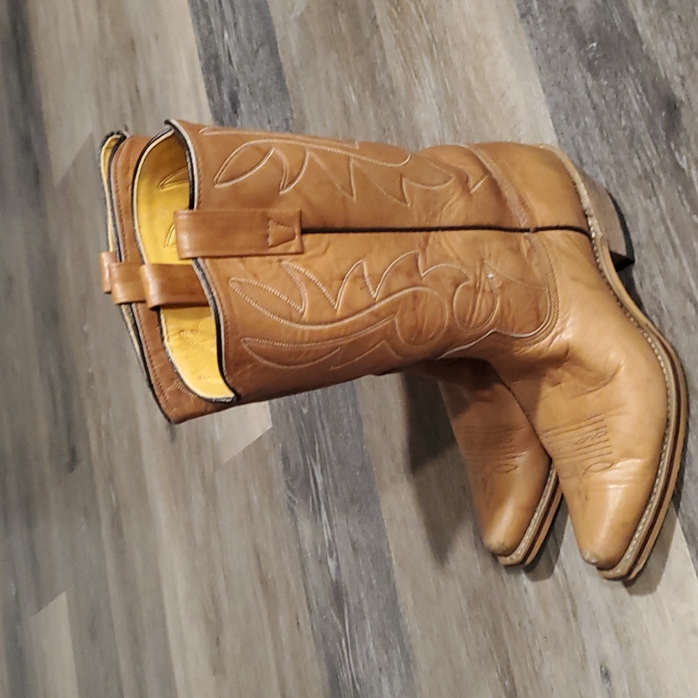 Western boots by Acme size 7.5